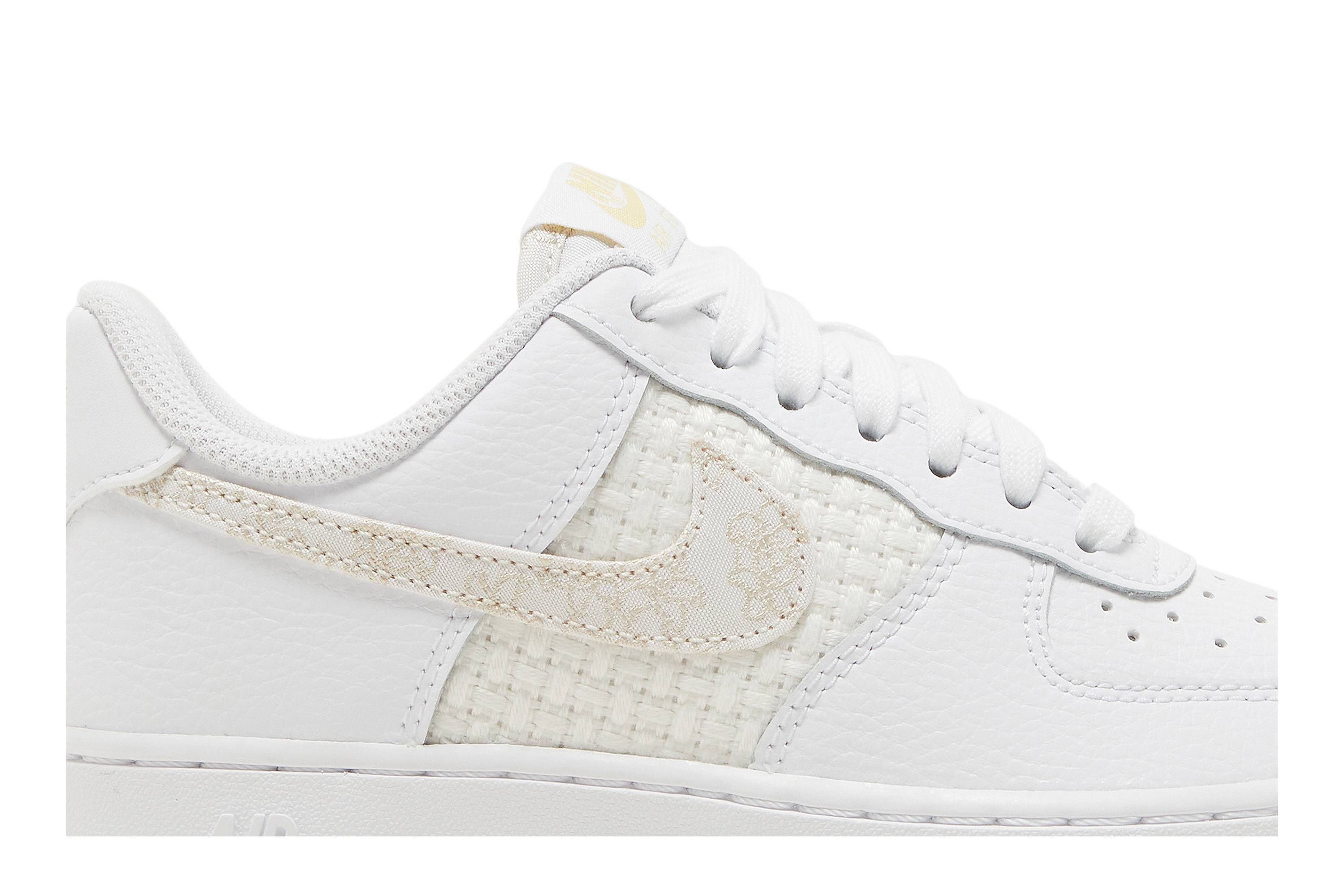 (W) Nike Air Force 1 ’07 SE ‘Flower Swoosh’ DO9458-100 Trjesse store